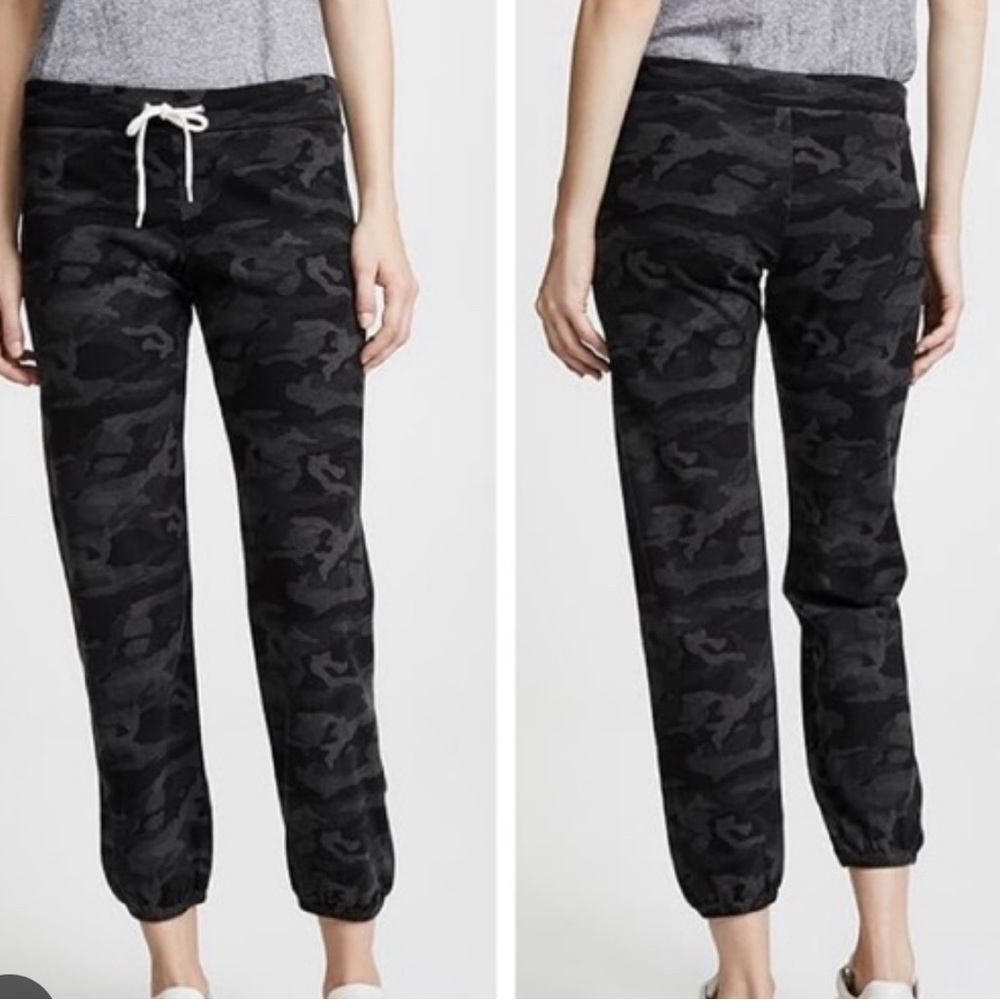 Monrow black Camo Jogger sweats size small